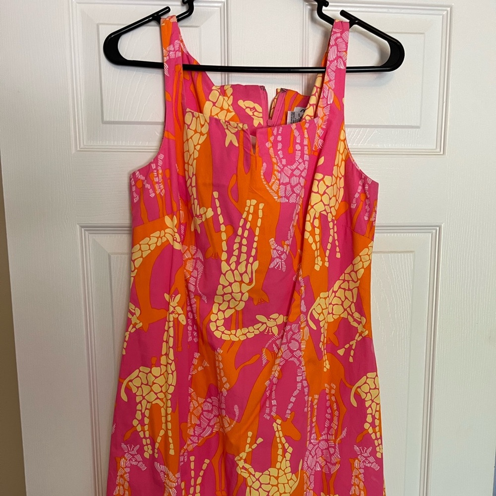 EUC Lilly Pulitzer Bella Giraffe Print White Label size 10